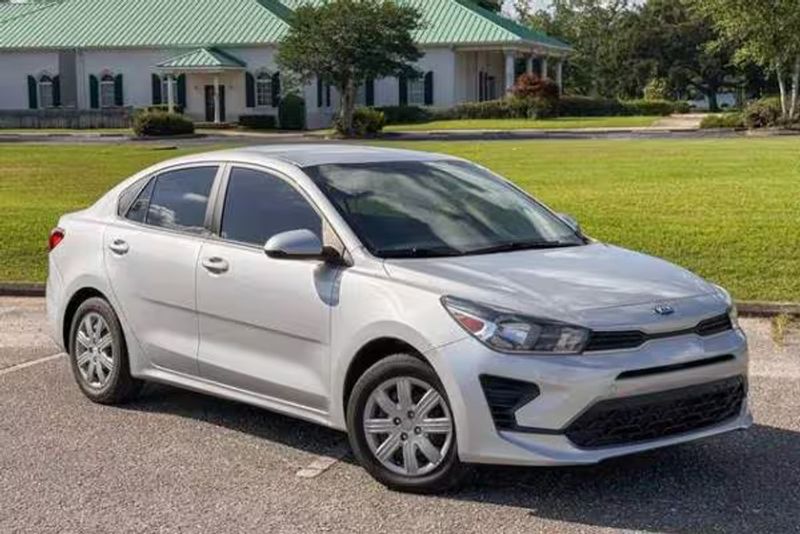 2021 Kia RIO — a typically priced live listing
