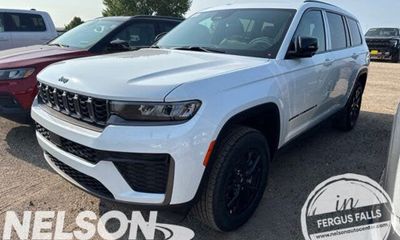 2026 Jeep Grand Cherokee L Base Laredo