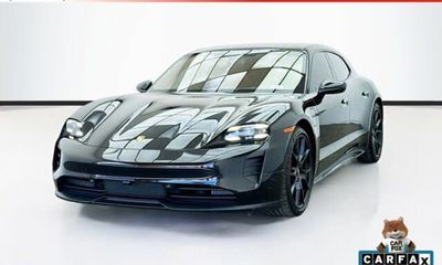 2024 Porsche Taycan GTS Sport Tourismo
