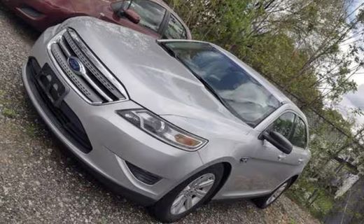 2012 Ford Taurus SE