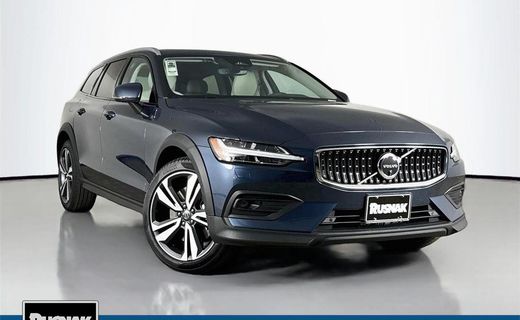2026 Volvo V60CC Plus
