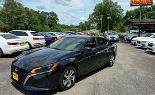 2023 Nissan Altima SV