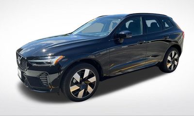 2023 Volvo XC60 Ultimate Dark