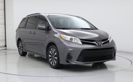 2018 Toyota Sienna LE