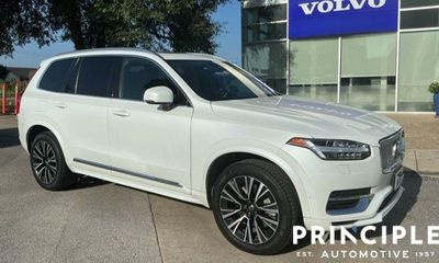 2023 Volvo XC90 Plus Bright
