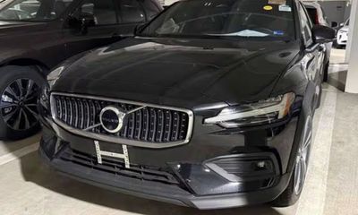 2025 Volvo V60CC Plus