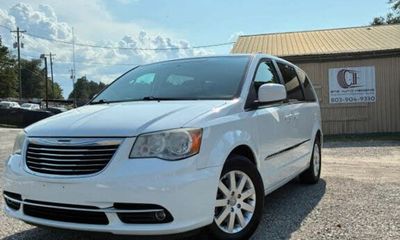 2014 Chrysler Town AND Country Touring