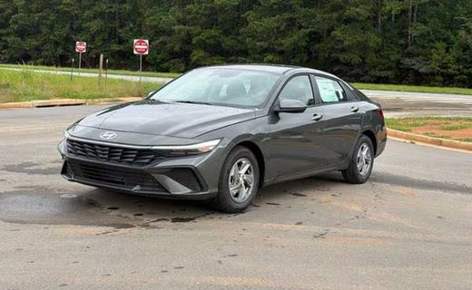 2026 Hyundai Elantra SE