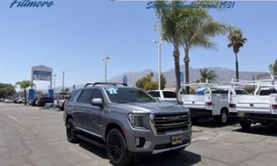 2022 GMC Yukon SLT