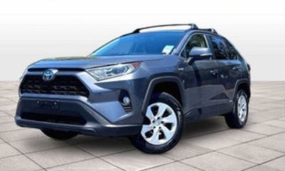 2020 Toyota RAV4 LE HV