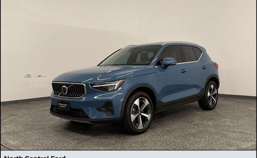 2023 Volvo XC40 Plus Bright