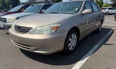 2004 Toyota Camry LE