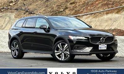 2026 Volvo V60CC Plus