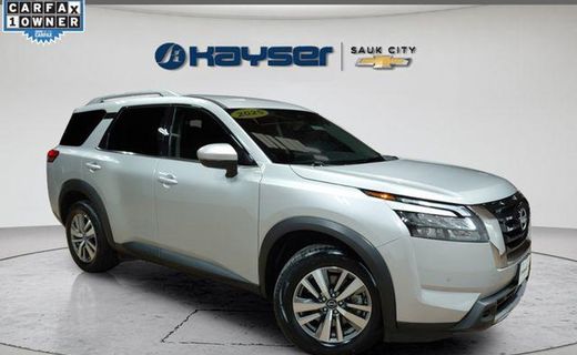 2025 Nissan Pathfinder SL