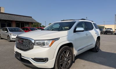 2017 GMC Acadia Denali