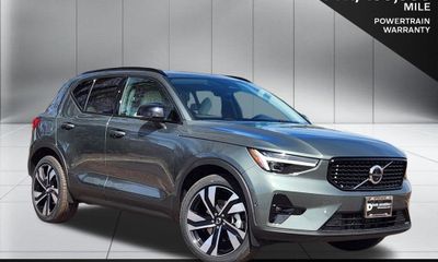 2026 Volvo XC40 Ultra Dark