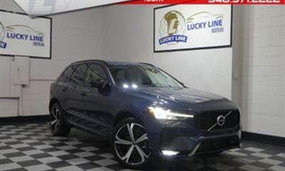 2023 Volvo XC60 Ultimate Dark