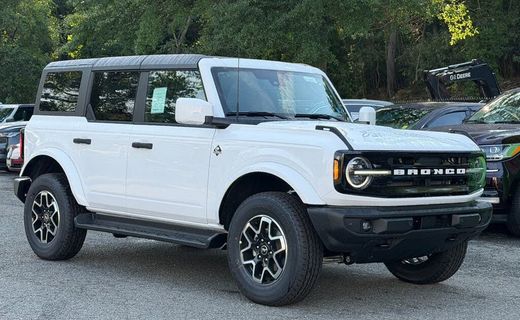 2026 Ford Bronco Outer Banks