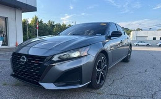 2023 Nissan Altima SR