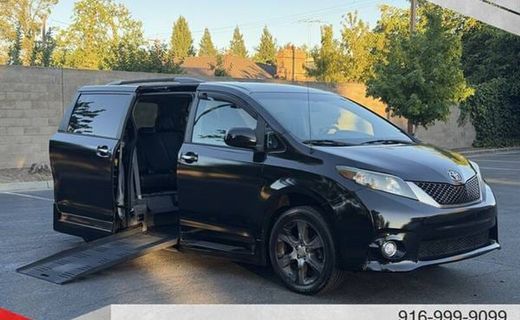 2013 Toyota Sienna SE