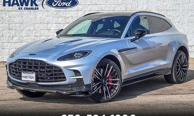 2025 Aston Martin DBX DBX707