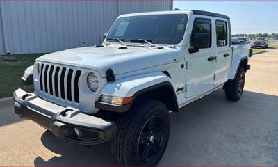 2023 Jeep Gladiator Sport