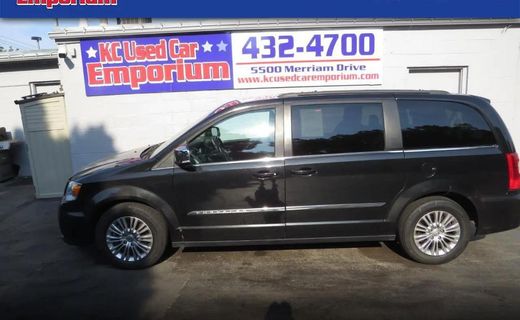 2015 Chrysler Town AND Country