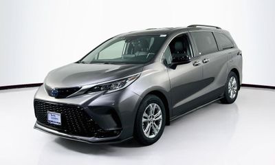 2022 Toyota Sienna XSE