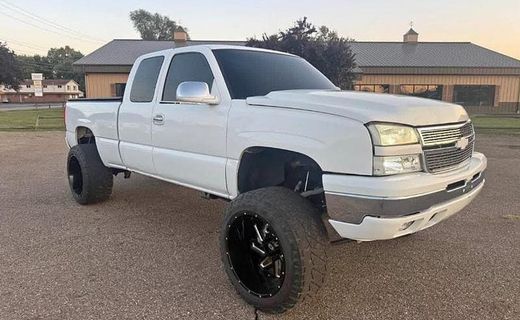 2004 Chevrolet Silverado LS