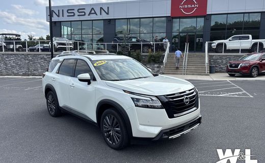 2023 Nissan Pathfinder SL