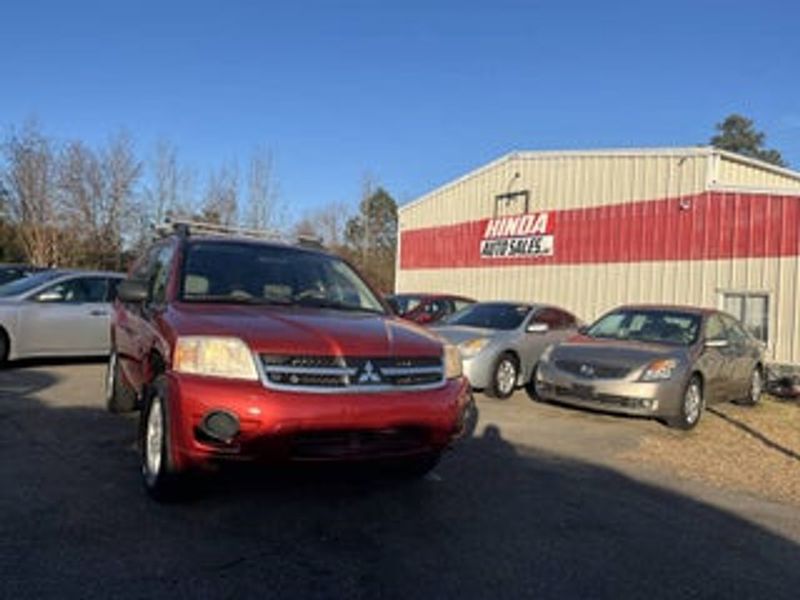 2008 Mitsubishi Endeavor — a typically priced live listing