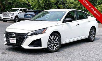 2025 Nissan Altima SV
