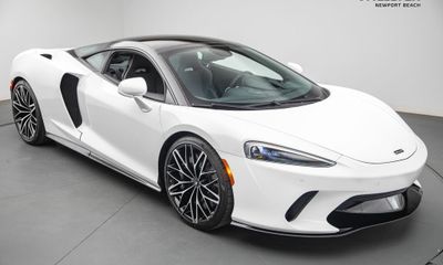 2023 McLaren GT