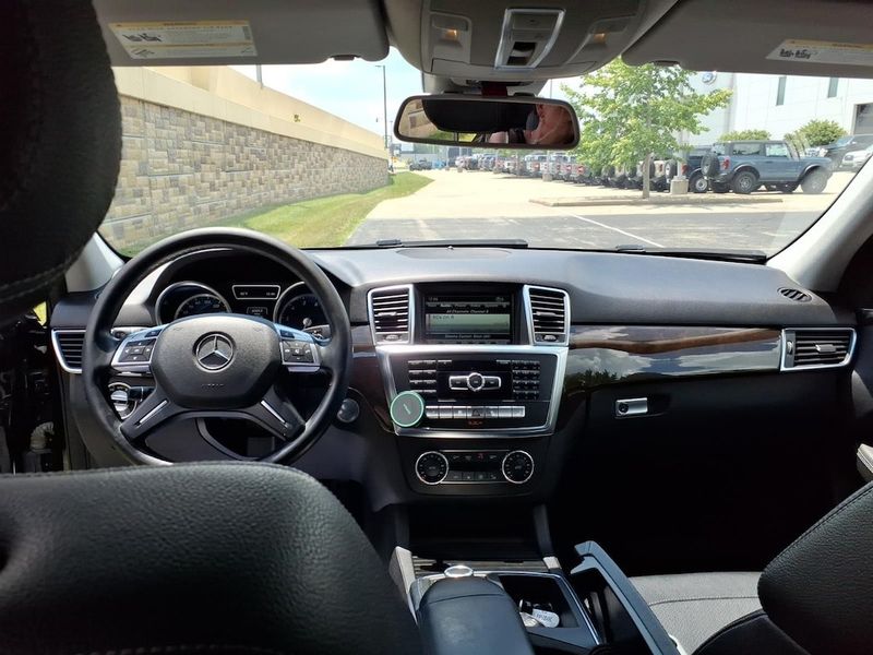 2015 Mercedes-Benz ML-Class — a typically priced live listing