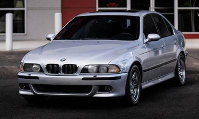 2000 BMW M5 Base