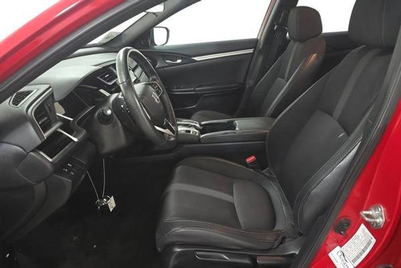2021 Honda Civic — a typically priced live listing