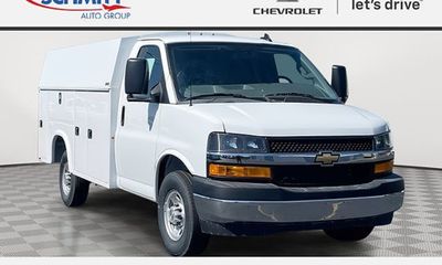 2025 Chevrolet Express 3500 Cutaway 139
