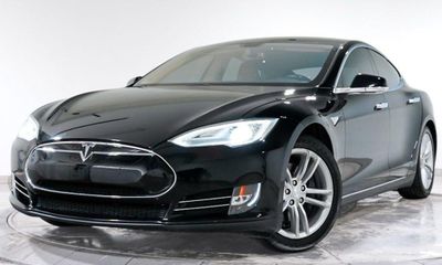 2013 Tesla Model S Base