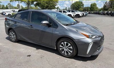 2020 Toyota Prius LE