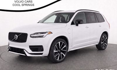 2023 Volvo XC90 Plus Dark