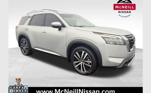 2025 Nissan Pathfinder Platinum