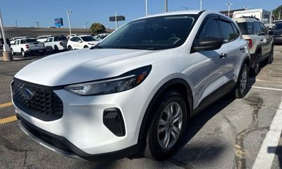 2023 Ford Escape Base