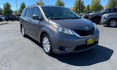 2011 Toyota Sienna LE