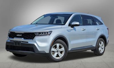 2022 Kia Sorento LX