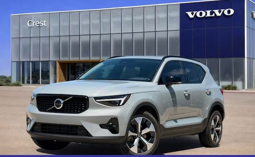 2026 Volvo XC40 Plus Dark
