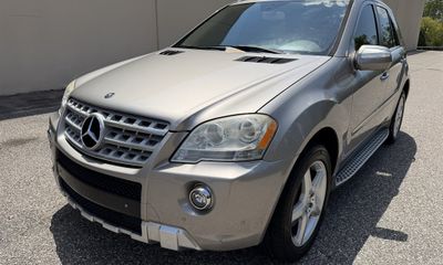 2009 Mercedes-Benz M-Class ML550 4 M