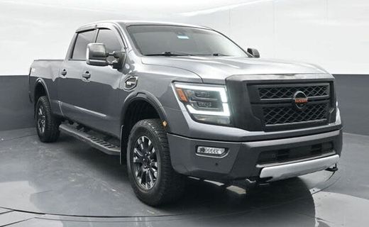 2022 Nissan Titan