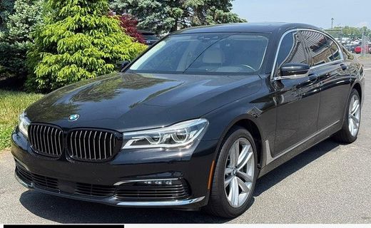 2018 BMW 750i B7