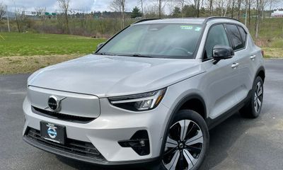2023 Volvo XC40 Plus Dark