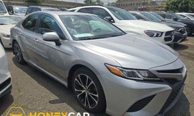 2020 Toyota Camry SE